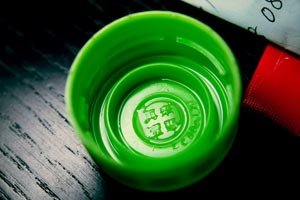 买30多万个<em>中奖饮料瓶盖</em>想发财 不料兑奖难_广