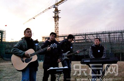 听他们,唱出打工者的歌声