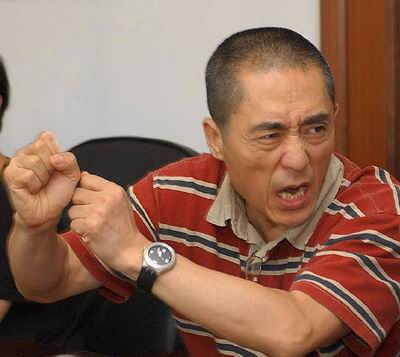 张艺谋户口在广西制片厂 工作人员称其是名誉厂长