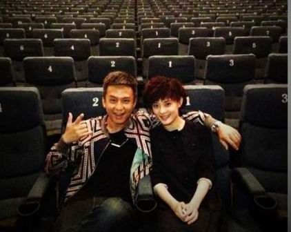 孙俪与邓超共庆结婚2周年 烛光晚餐晒幸福