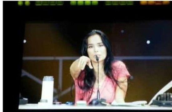 韦唯当选秀评委爆粗批选手：臭狗屎