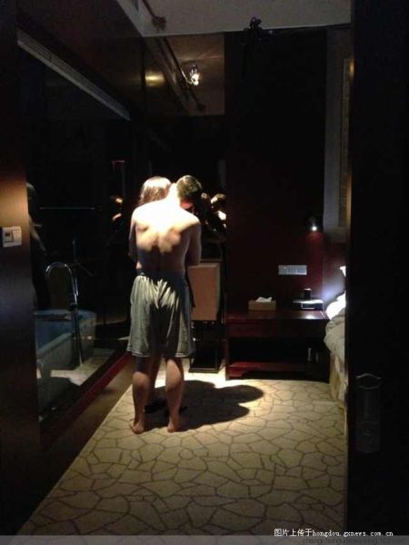 网曝徐冬冬修复处女膜卖150万初夜 本人否认