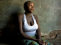 王宝强晒贴面照陪娇妻过生日