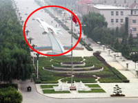 王宝强晒贴面照陪娇妻过生日