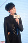 李宇春演唱会将穿透视纱裙 印花长t也有女王范