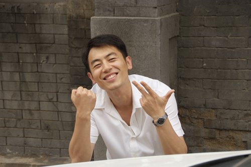 《正阳门下》首播闹插曲 朱亚文焦急又欢乐