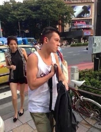 明星过七夕甜苦不同:张梓琳晒婚照 唐嫣斥旧爱