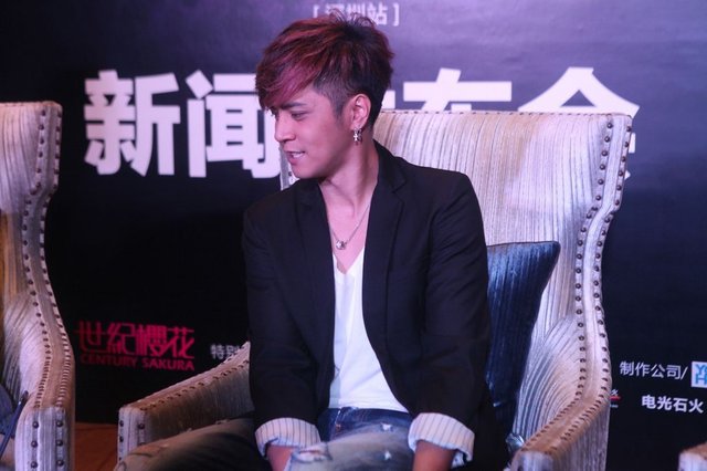 罗志祥深圳个唱自曝七夕安排 忙开会忙录新节目