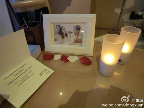  董璇 为 老公 高云翔庆生 送蛋糕玫瑰温馨-上海演