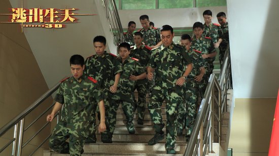 《逃出生天3d》曝刘青云制服造型 遭古天乐吐槽