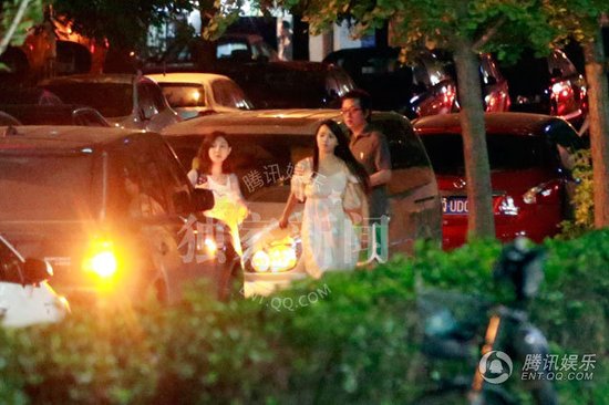 伊能静否认与潘粤明姐弟恋：编故事的收律师信