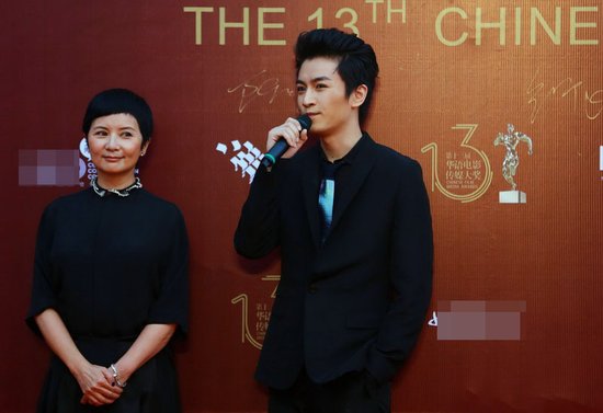 陈晓烟熏妆亮相颁奖礼 期待与李玉李烈合作