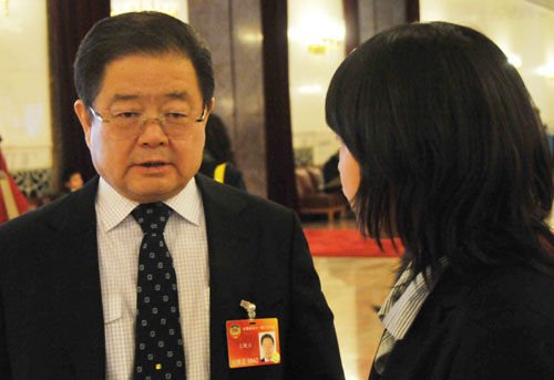 曝刘晓庆丈夫身份：政协委员王晓玉 系黄埔后代