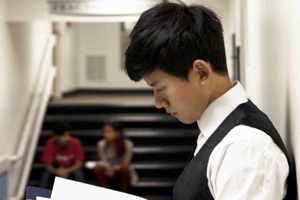 张杰单曲《我在这》惹争议 天娱宣传竟打错名字