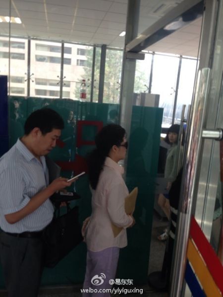 李某某涉轮奸案第二次庭审 梦鸽一言不发