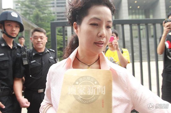 专家：李天一案双方律师频爆料 庭外言论缺约束