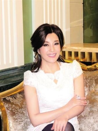 刘晓庆承认去年已经再婚 第四任丈夫照片曝光