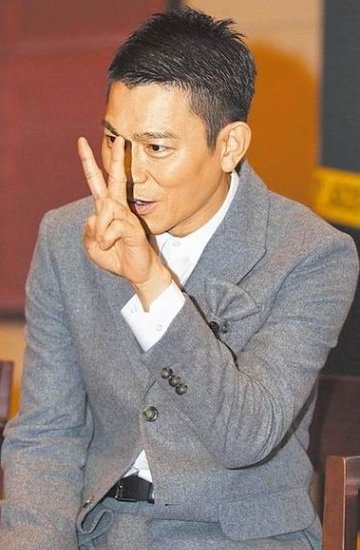 47岁朱丽倩素颜求名医 疑似为刘德华力拼生二胎