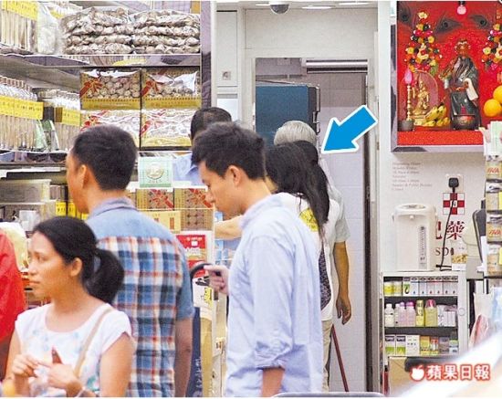 为刘德华拼二胎！47岁朱丽倩素颜求名医