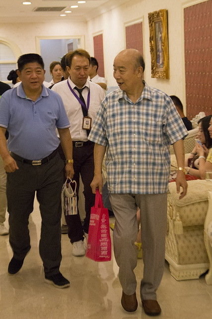 “老娘舅”李九松要整容 欲靠新颜击败周立波