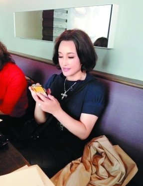 刘晓庆嫁71岁政协委员 新婚丈夫是“家具大王”