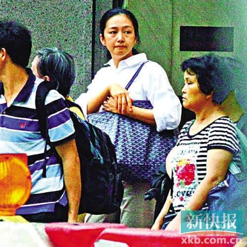 47岁朱丽倩被曝欲拼第二胎 素颜看名医求秘方