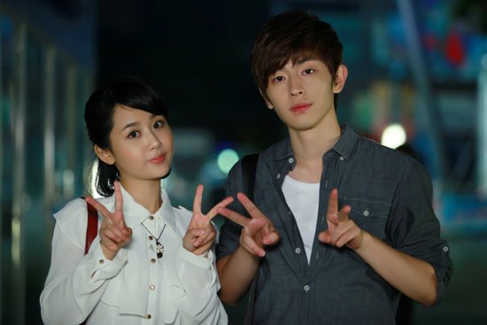 《花非花》虐恋重重 杨紫邓伦被赞开心情侣