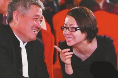 赵本山还在做宋丹丹工作 倪萍或将做替补