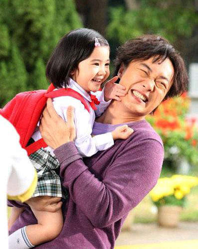 陈奕迅与女儿共浴灌输性知识 正努力造人