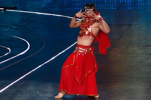 《也上春晚》毁三观的反串舞蹈 女神级沙画表演