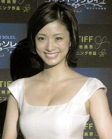 上户彩日剧《半泽直树》中可爱妻子形象受关注_