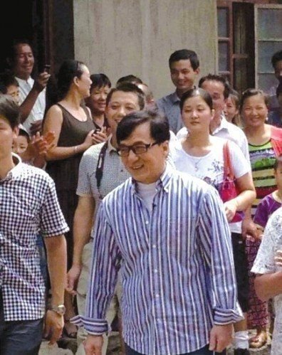 传成龙为唐朝宰相房玄龄后人 俩哥哥曾街头乞讨