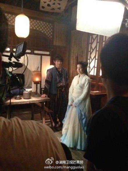 网曝于正版神雕花絮照 胖胖陈妍希小龙女亮瞎眼