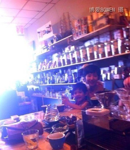 董洁四岁半儿子顶顶近照曝光(图)