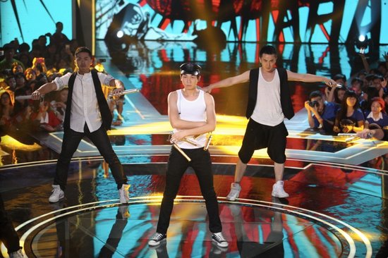 快男于遇上林妹妹 白举纲歌武结合引霆锋作揖