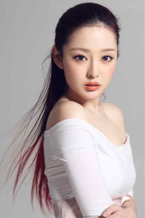  王洁曦 转型玩惊悚 《古镇凶灵》扮女鬼挑战贞