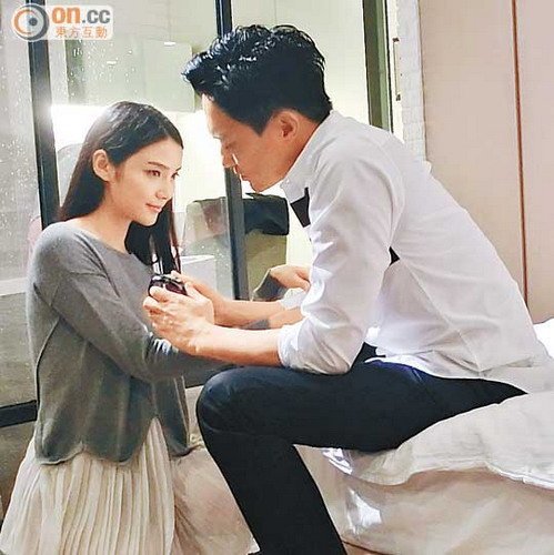 张智霖拍摄mv大玩湿身诱惑 续约积极筹备新专辑