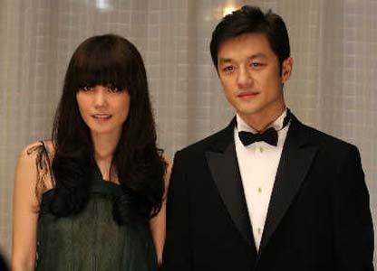 王菲与李亚鹏在微博发布消息宣布二人离婚