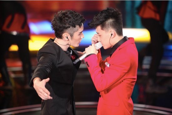 快男选手被曝起内讧 萧亚轩打太极避谈柯震东