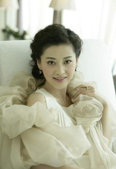 梅婷香港幸福待产 摄影师丈夫陪伴身边