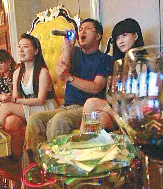 李亚鹏“小三”名单长又长 王菲继续撑嫣然