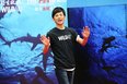 何炅吴昕中秋到沪护鲨鱼 呼吁全民和鱼翅说再见