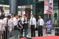 何炅吴昕中秋到沪护鲨鱼 呼吁全民和鱼翅说再见
