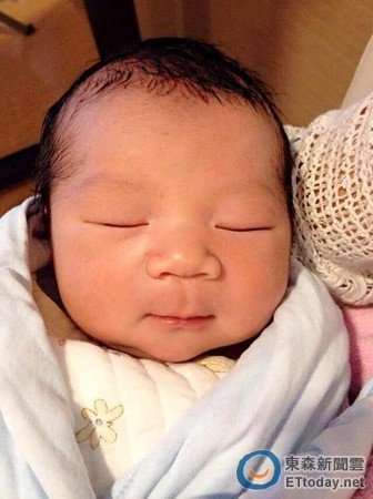 44岁陈浩民再度当爸爸 爱妻今日剖腹产男婴