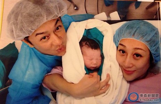44岁陈浩民再度当爸爸 爱妻今日剖腹产男婴
