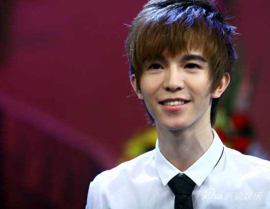 郭敬明任梦想秀导师遭质疑：价值观不符