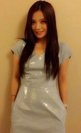 赵薇瘦身减肥成果显著 微博晒浓妆自拍(图)