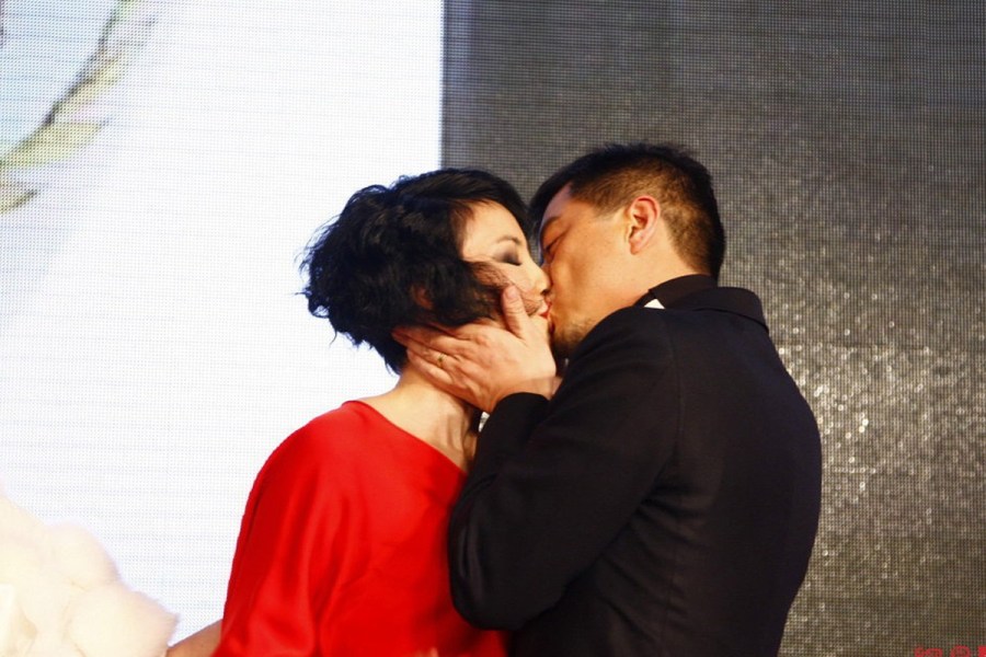 鹏菲身家大对比：李亚鹏不及王菲一半