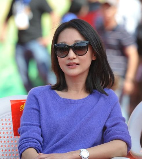 电视剧红高粱开拍 周迅受争议郑晓龙 护犊子 _