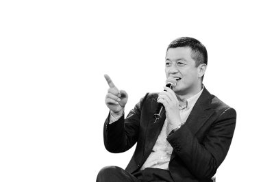 李亚鹏离婚后首度亮相杨澜节目：依然相信爱情